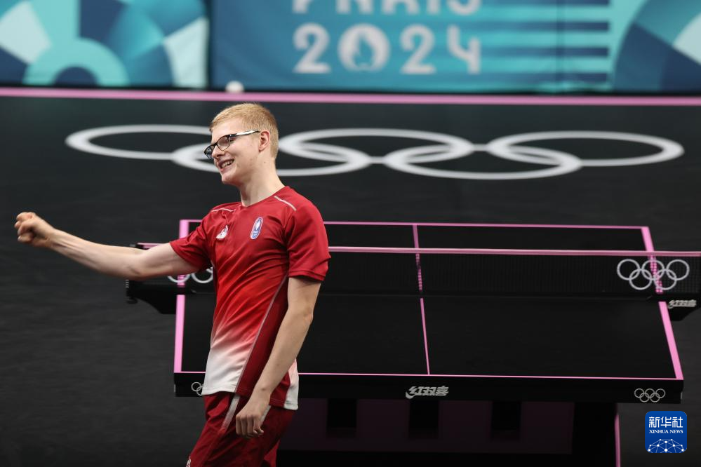 一脚捅射 一脚捅射